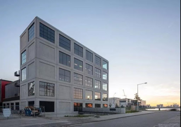 <b>沧州路翔交通设施安装工程有限公司</b>